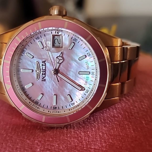 Women's Invicta rosetone bracelet watch - Picture 4 of 4